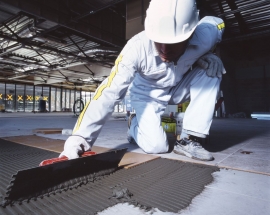 Tại Sao Nên Chọn Keo Dán Gạch Thay Vì Xi Măng Truyền Thống?