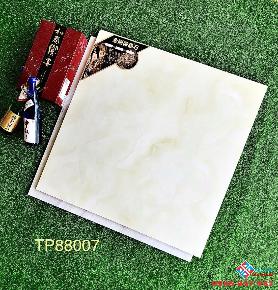 đá bóng kiếng toàn phần 80x80