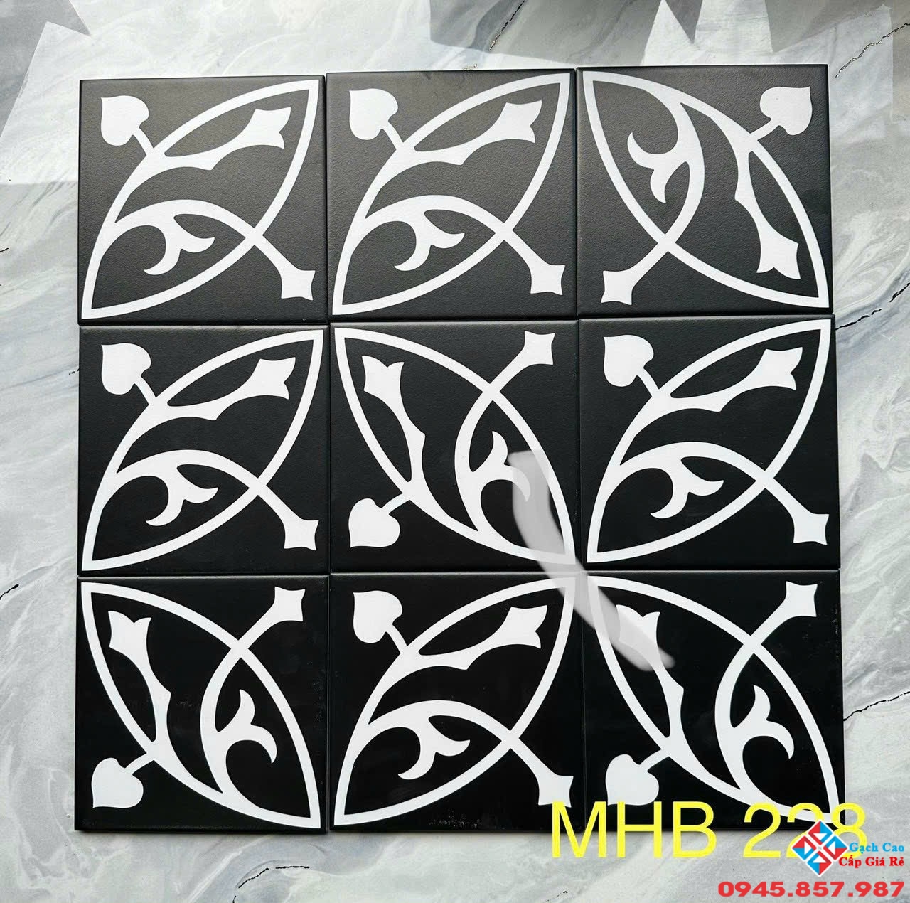 gach-20x20-bong-co-ban-chay.jpg