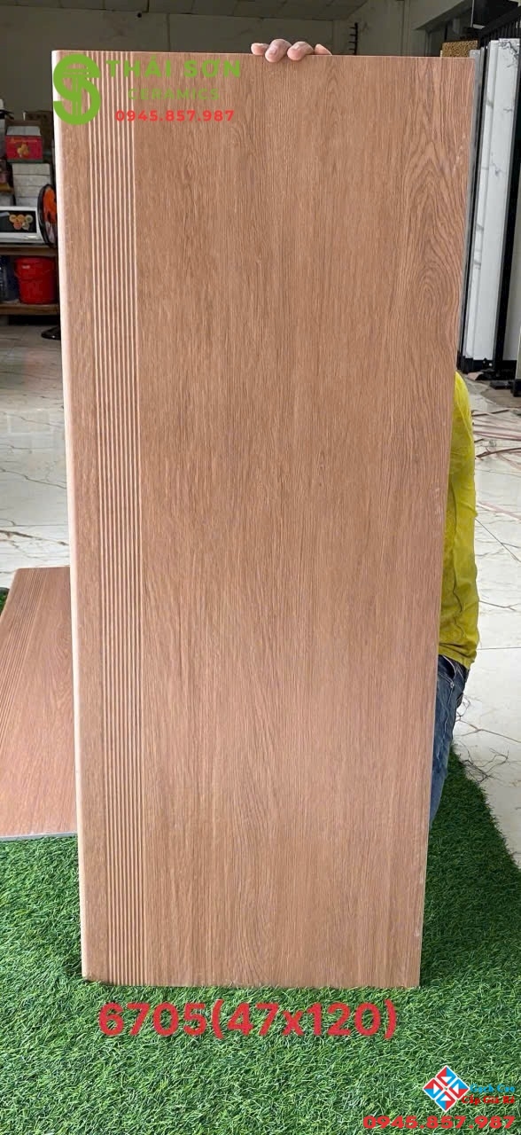 Gạch giả gỗ 47x120 lót bậc cầu thang