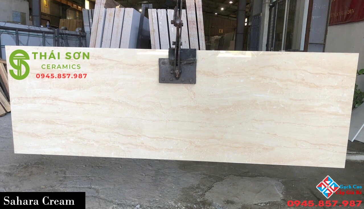 Gạch ốp lát phòng khách 80x2m4 bóng kiếng khổ lớn