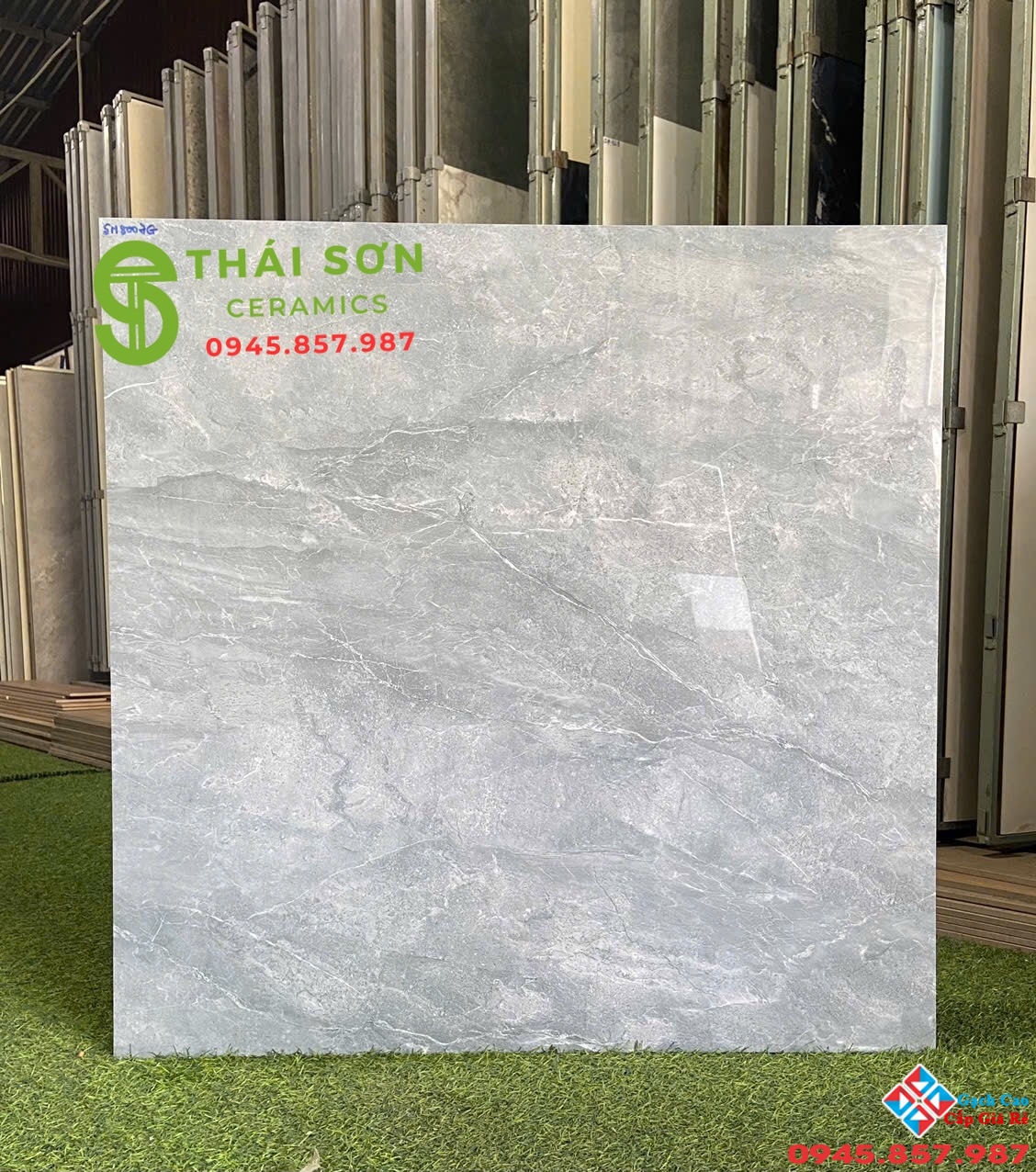 Gạch phương nam 80x80 bóng kiếng lát nền phòng khách