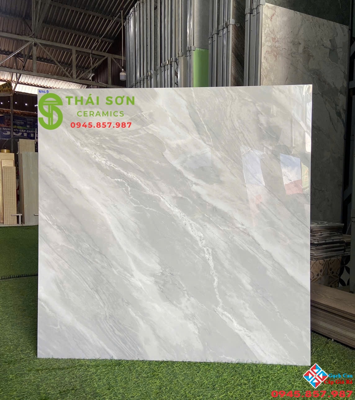 Gạch toko bóng kính 80x80 lát nền phòng khách