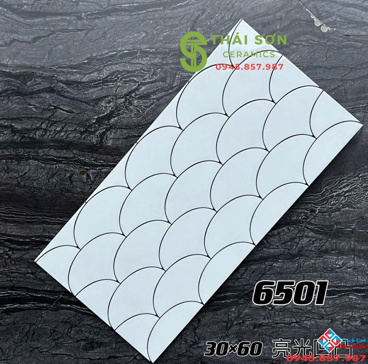 Gạch vảy cá màu trắng 30x60 ốp tường nhà tắm sang chảnh