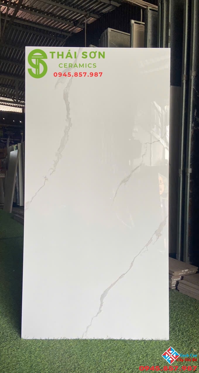 Gạch vito màu trắng vân mây 60x120 bóng kiếng