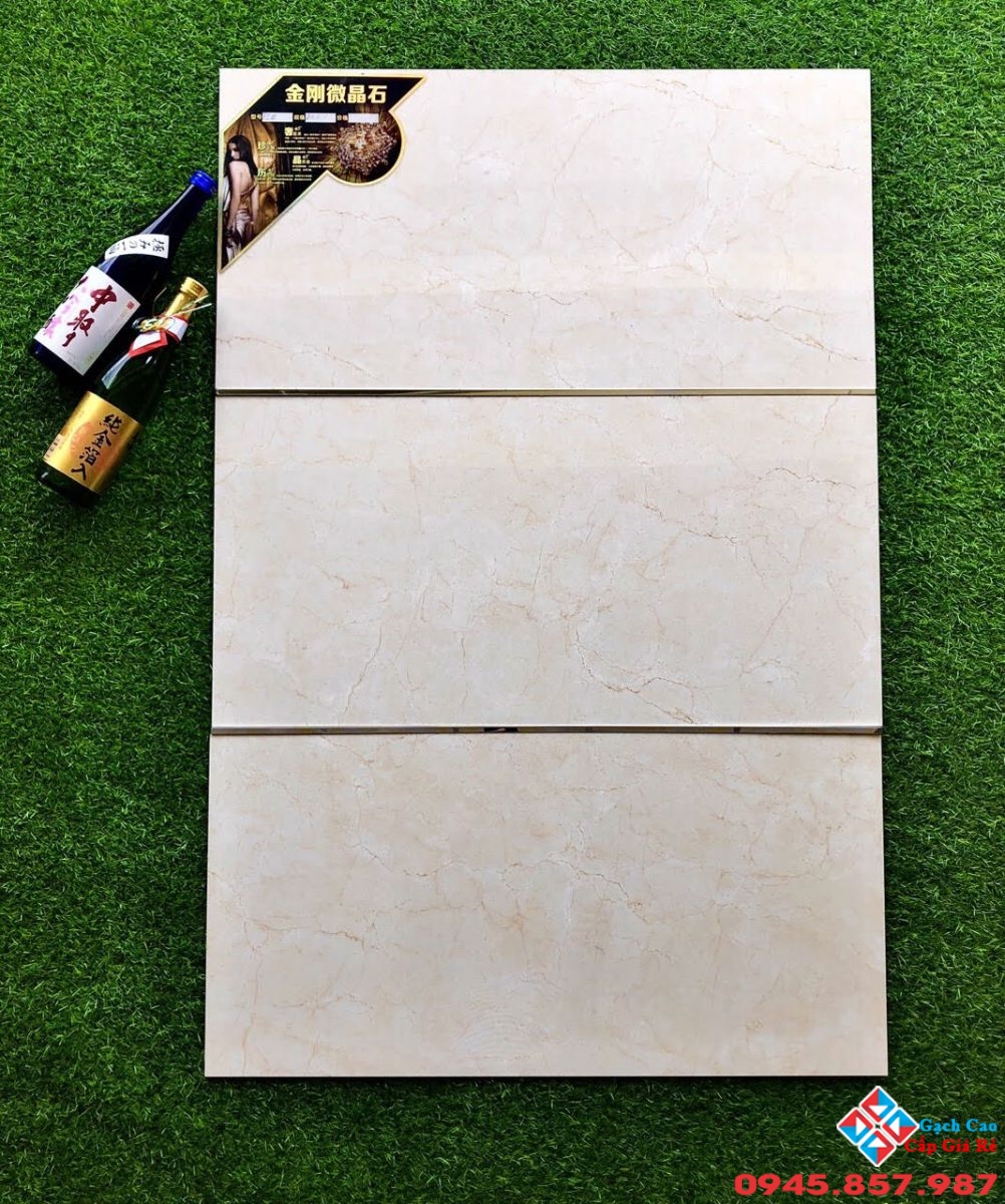 đá bóng kiếng 40x80 trung quốc