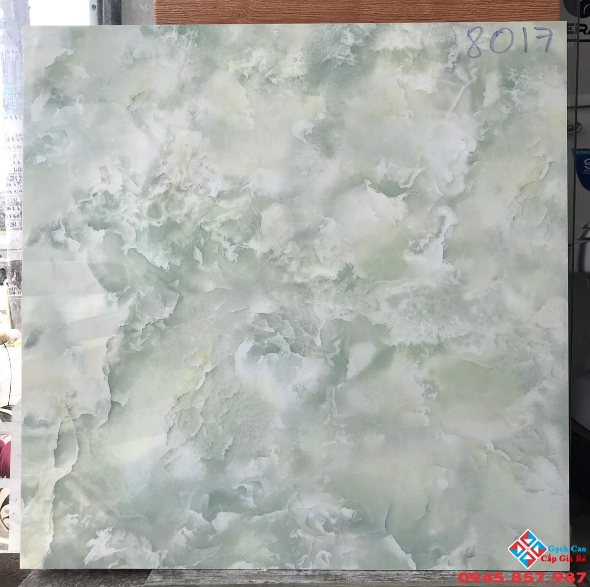 Đá bóng kiếng 80x80 trung quốc 