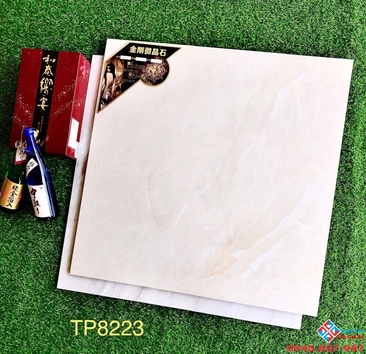 đá bóng kiếng toàn phần 80x80-4