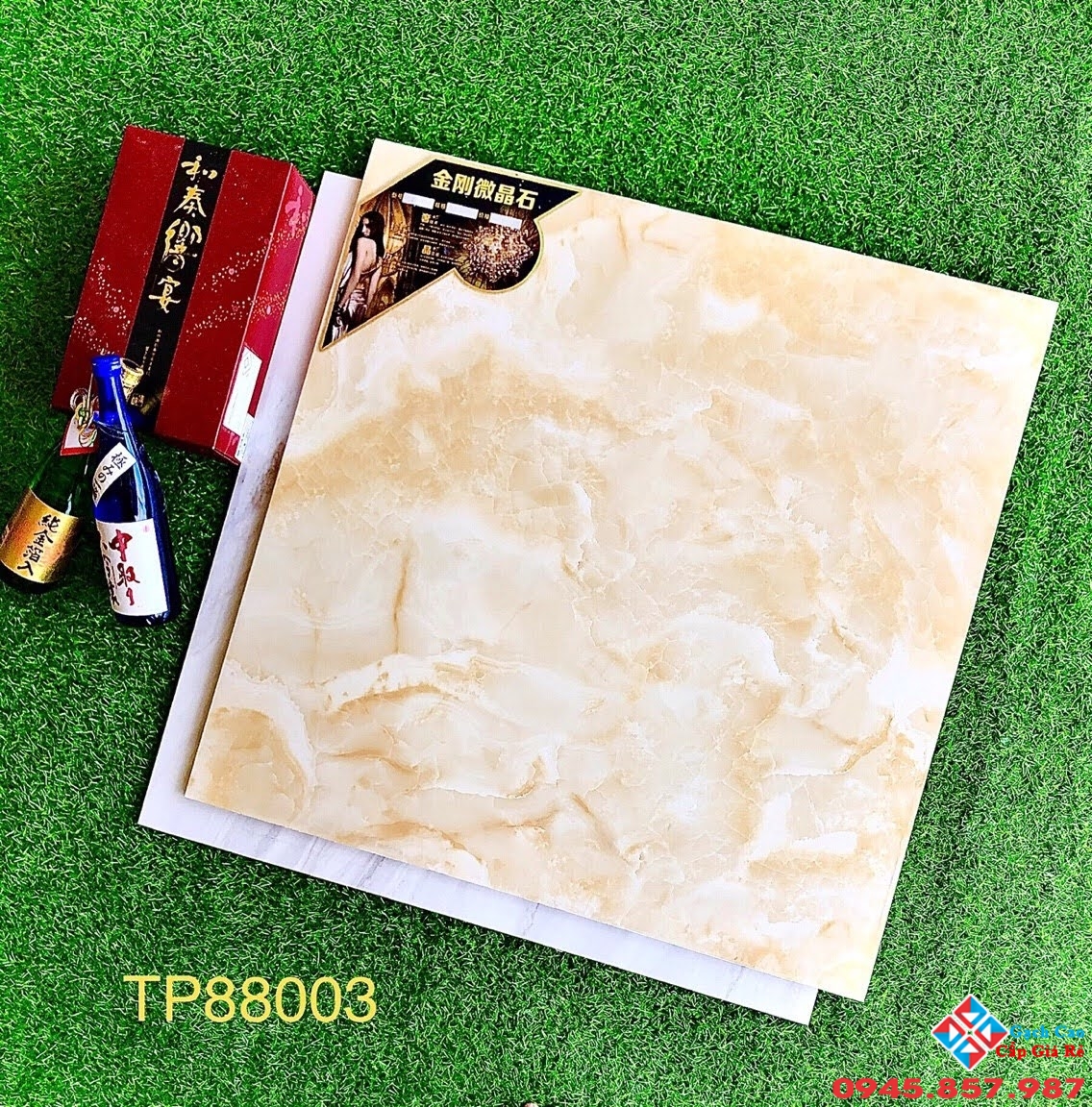 đá bóng kiếng toàn phần 80x80-7