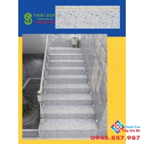 Gạch granite lót cầu thang 47x120 khắc kim hoa cương