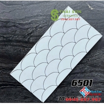 Gạch vảy cá màu trắng 30x60 ốp tường nhà tắm sang chảnh