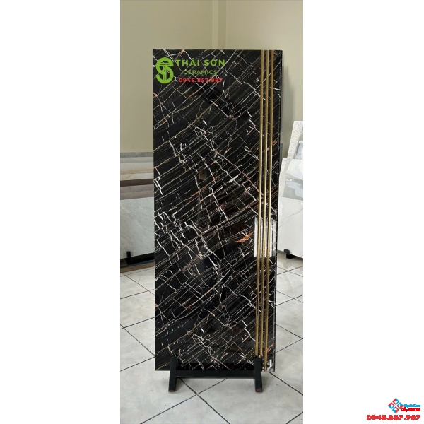 Gạch cầu thang 47x120 trung quốc màu đen tia chớp