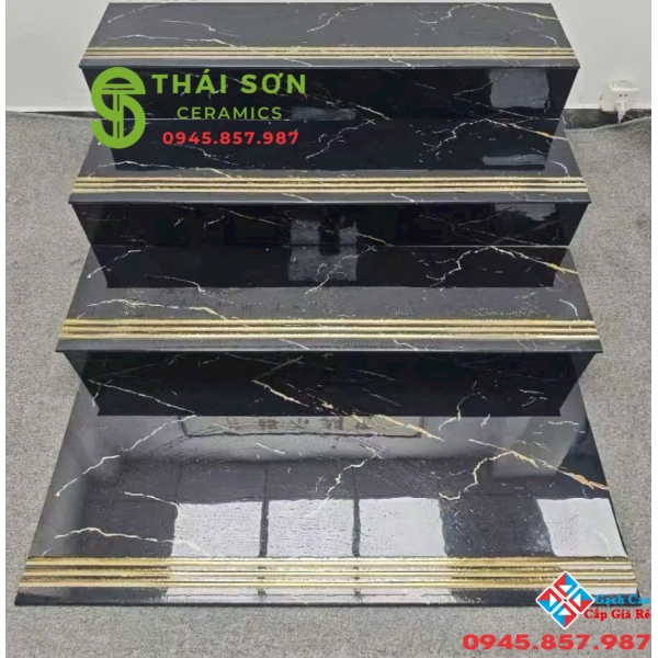 Gạch lát cầu thang 47x120 màu đen vân vàng khắc mới nhất
