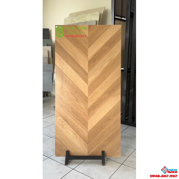 Gạch 60x120 trung quốc vân gỗ ghép xương cá màu gỗ sồi tự nhiên