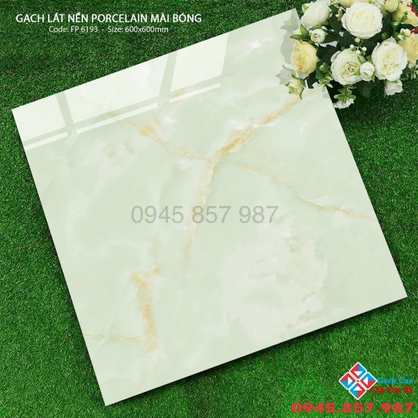 Gạch lát nền phòng khách 60x60 bóng kiếng đẹp