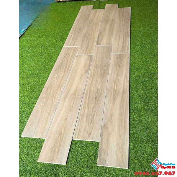 Gạch lát nền phòng thờ màu gỗ 20x120 trung quốc