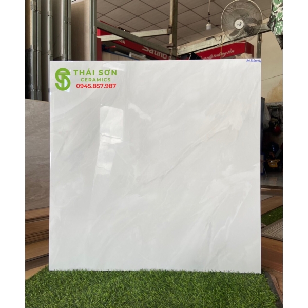 Mẫu gạch lát nền phòng khách 80x80 bóng kiếng sang trọng