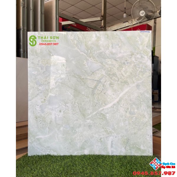 Mẫu gạch bóng kiếng 800x800 đẹp Q7