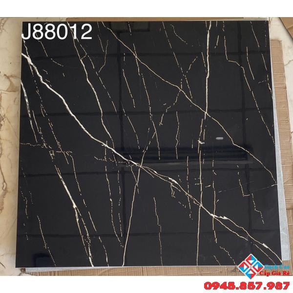 Gạch lát nền 80x80 đen nhũ vàng