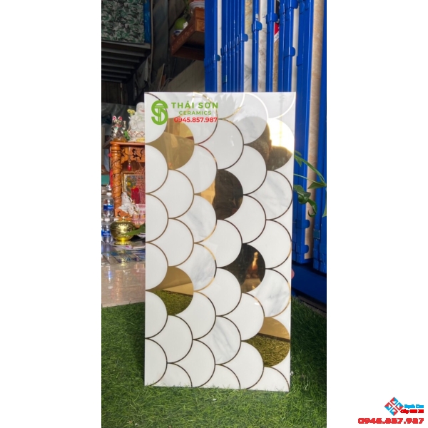 Gạch trang trí mạ vàng vẩy cá nhập khẩu 30x60